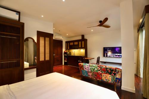 One-Bedroom Apartment with Terrace image 4