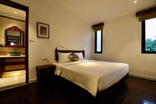 Two-Bedroom Apartment with Terrace image 3