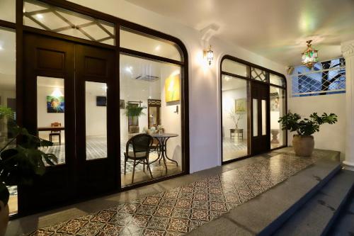 One-Bedroom Apartment - Non-Smoking image 8