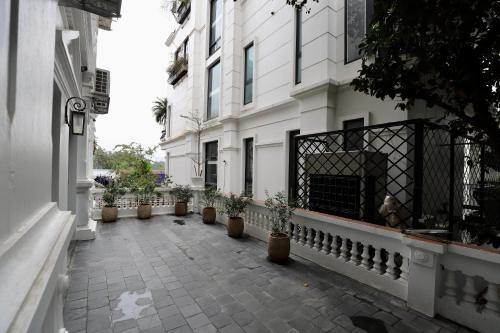 One-Bedroom Apartment - Non-Smoking image 1