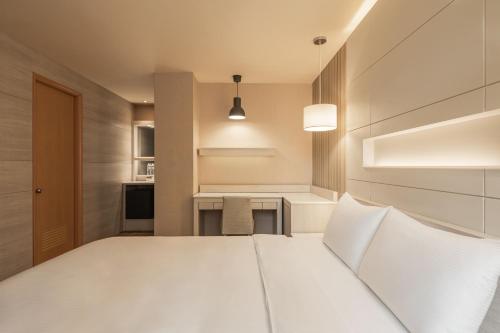 Superior Double Room image 8