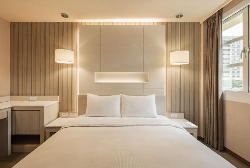 Superior Double Room image 4