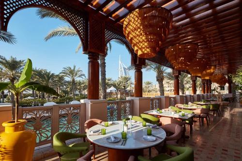 ห้องอาหาร, Vacay Lettings 2 Bed Retreat near Burj Al Arab near ซูค มาดินัต จูไมราห์