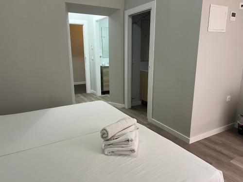 2 twin beds