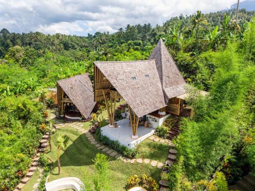 Magic Hills Bali - Magical Eco-Luxury Lodge in Besakih