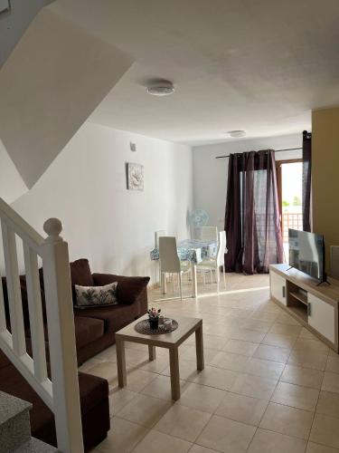 House - Sleeps 4 & Swimming Pool, Tías (foto 9)