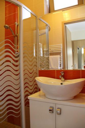 Sétány Apartman - image 10