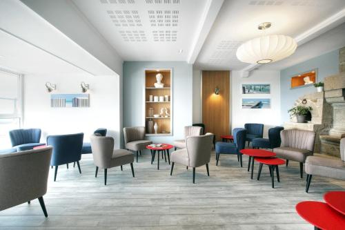 ผับ/เลาจน์, ลา เปอติต ซิเรน (La Petite Sirene) in กีบรง