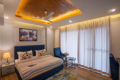 Junior Suite with Balcony image 9