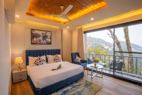 Junior Suite with Balcony image 8