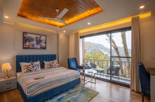 Junior Suite with Balcony image 5