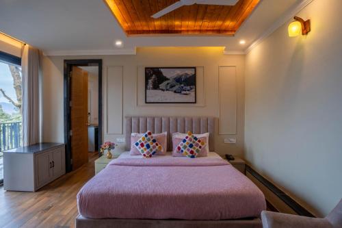 Family Suite with Balcony image 10