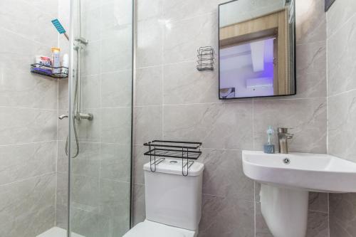 Two-Bedroom Apartment image 8