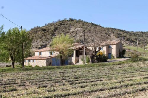 Grange Viard gîte à louer Reilhanette