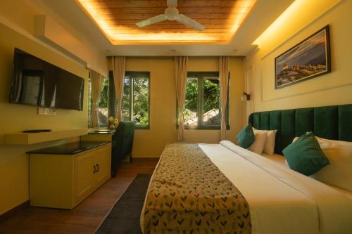 Deluxe Double Room image 3