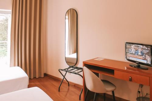 Vitoria Hotel - image 2