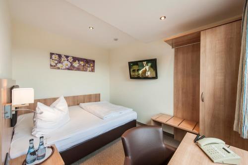 Garni Hotel Schumacher - image 10