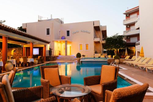 Perla Marina Aparthotel - image 4