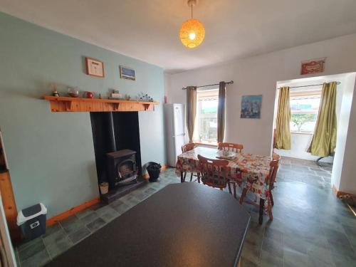 Glenbeigh Village - Ring of Kerry in เกลนเบล