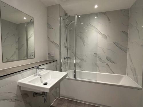 Stylish 1-Bedroom Apartment Sleeps 3 in central Birmingham, Birmingham (fotografie 6)