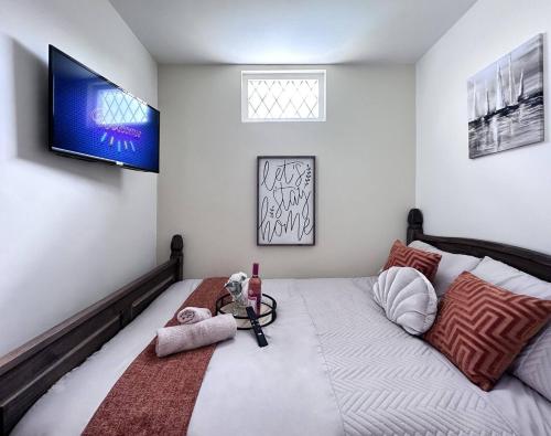 Chic Charming Classic 3bed w Ensuite - Pontypridd 2