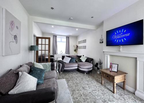 Chic Charming Classic 3bed W Ensuite - Pontypridd in Pontypridd