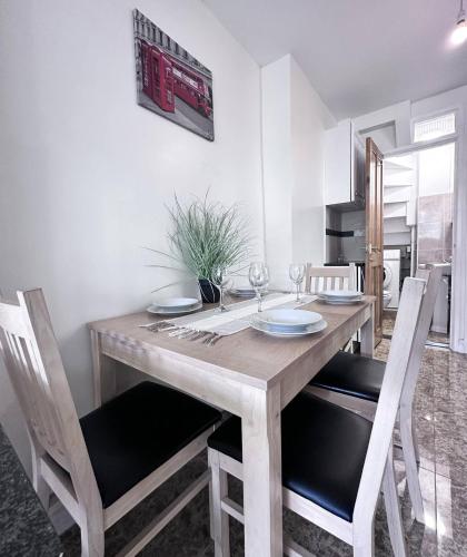 Chic Charming Classic 3bed W Ensuite - Pontypridd in Pontypridd