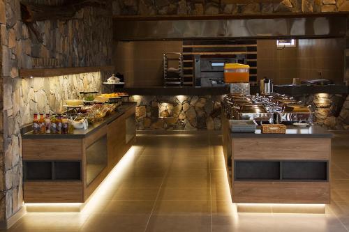 Restaurant, Jebel Shams Resort in Al Ḩayl