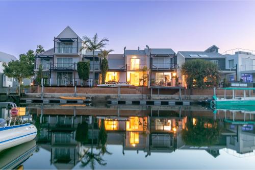 Barefoot Bliss At The Knysna Quays in สปาร์บอช