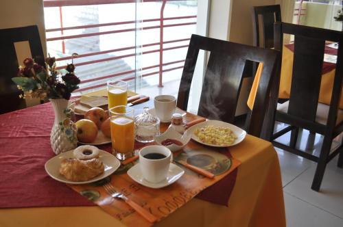 Essen und Erfrischungen, Hotel "VIRGEN DEL SOCAVON" in Oruro