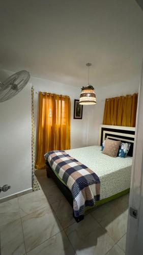 Céntrico con wifi, luz,gas, TV y aire incluido (Centrico con wifi, luz,gas, TV y aire incluido) in La Romana City Center