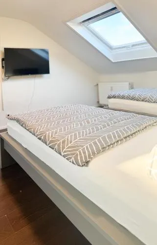 Moderne DG Wohnung in Linkenheim in Linkenheim-Hochstetten, Deutschland