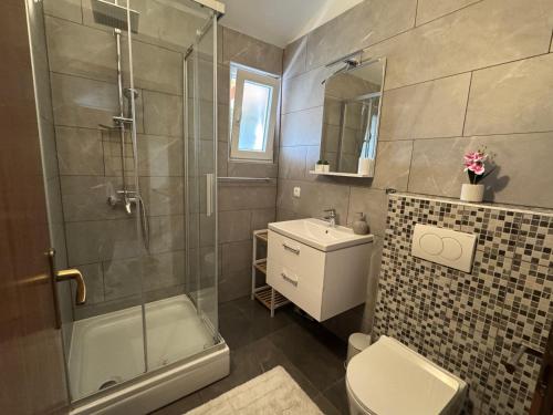 Apartments Villa Mirella 20 m from the sea - free parking – Trogir, MD