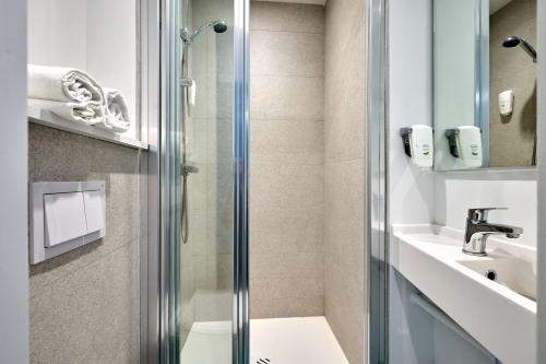 hotelF1 Dijon Sud - image 2