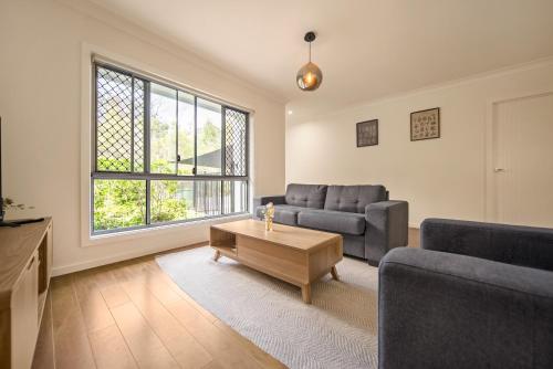 Comfy Coomera Duplex 1 - Fully furnished home, private & peaceful, secure garage & free wifi