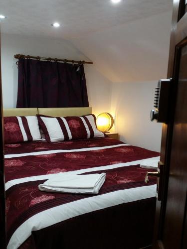 Standard Double or Twin Room with Shared Bathroom