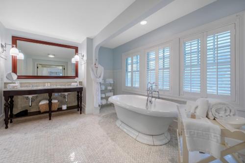 ห้องน้ำ, Omni Bedford Springs Resort & Spa in เบดฟอร์ด (PA)