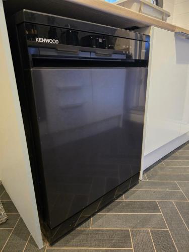 Contractors, City Centre, 4 Double Rooms, 3 Showers-Toilets, Sleeps 10, 4 TVs, Coventry (zdjęcie 4)