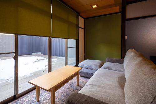 live takayama-Stay with a Rescue Dog and Local Host in Iwai