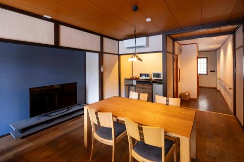 Shared lounge/TV area, live takayama-Stay with a Rescue Dog and Local Host in Iwai