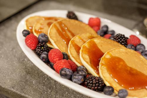 Royal Court Hotel - image 5