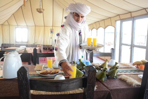 Restorāns, Merzouga Safari Luxury Camp in Lac Yasmins