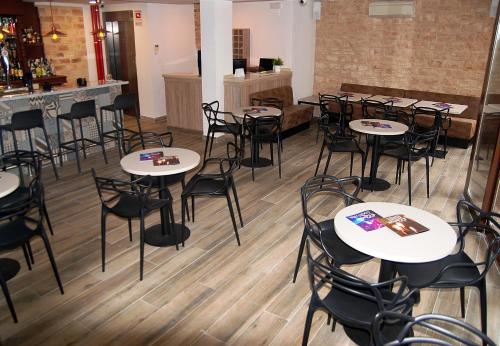 Hotel Queens - Adults Only By Mc - image 10