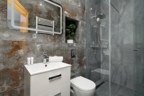 Przytulne Studio Very Berry w Centrum Poznania by Noclegi Renters 4