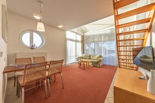 Apartment with Lake View