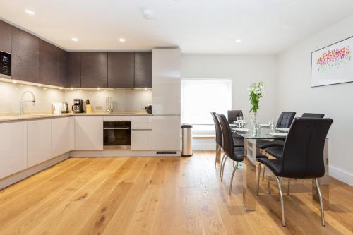 BR 2BA Fitzrovia - Soho Area Flat - image 8