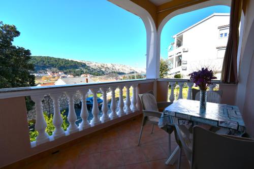 Apartment with Sea View image 5