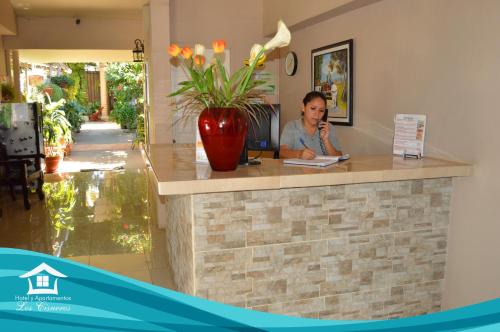 Hotel y Apartments Los Cisneros - 로비