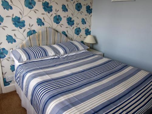 Black Swan Guest House Room Type - Double Room with Private Bathroom