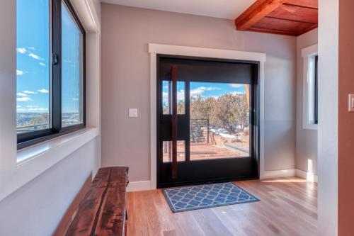 Stunning Luxury Family Home Near Zion National Park - image 5